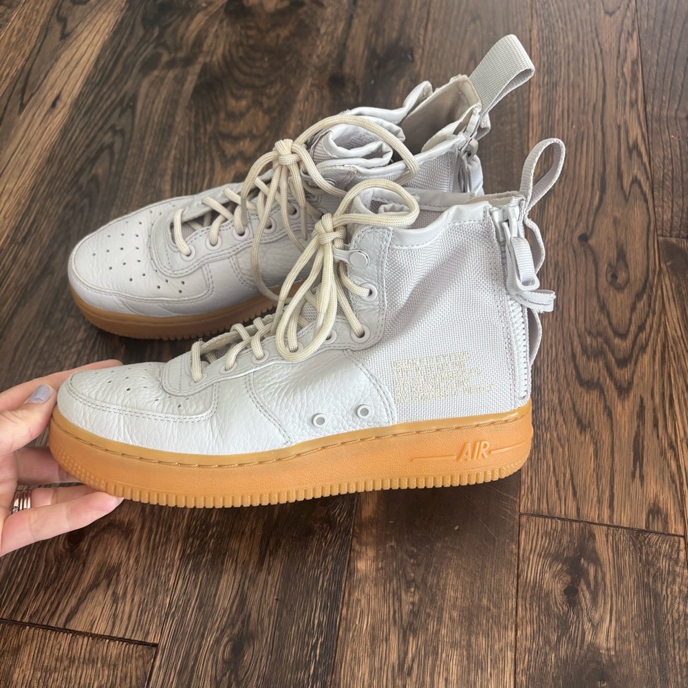 Nike Air Force 1 SF Urban Utility High Top Sneakers - Light Gray with Gum Sole